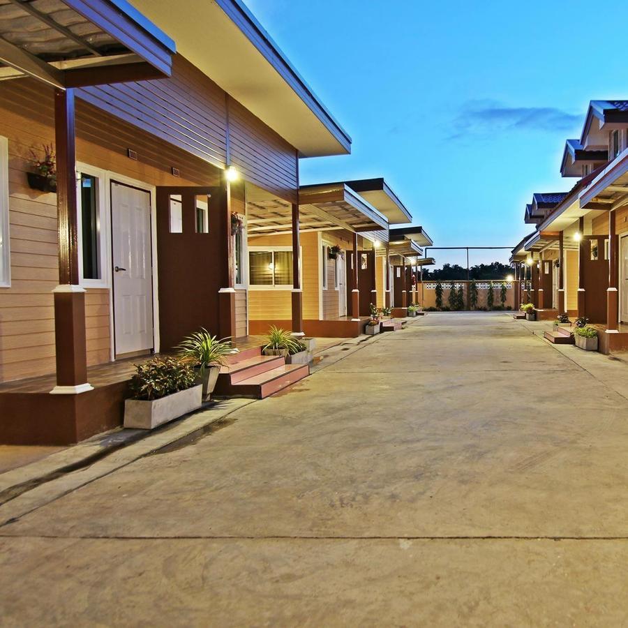 Rojanavee Resort Накхоннайок Экстерьер фото