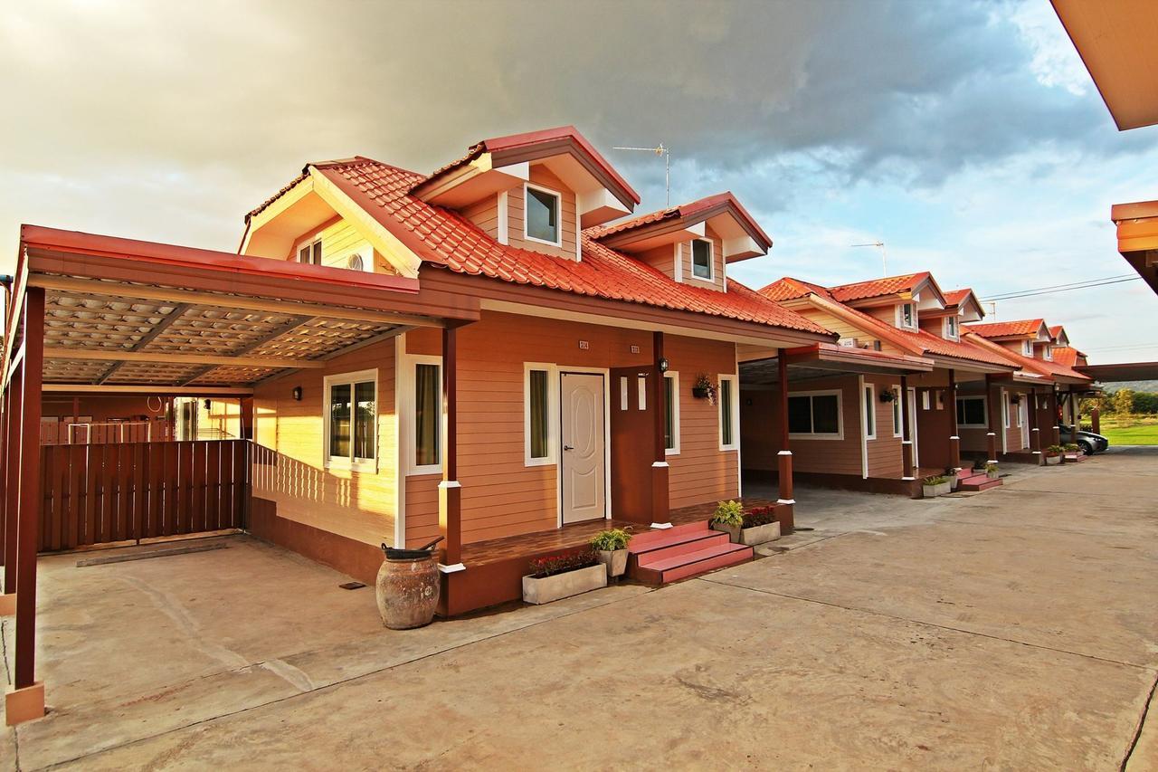 Rojanavee Resort Накхоннайок Экстерьер фото