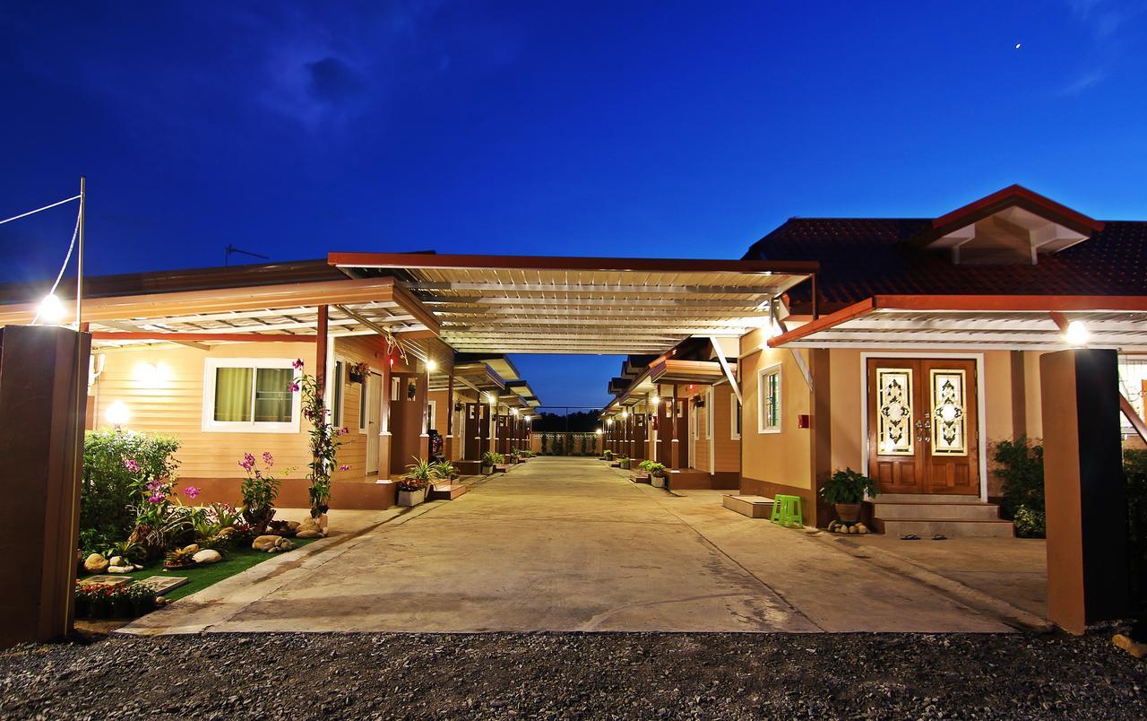 Rojanavee Resort Накхоннайок Экстерьер фото