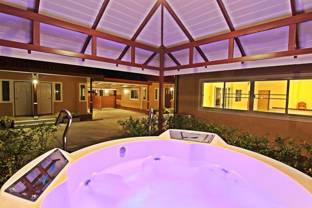 Rojanavee Resort Накхоннайок Экстерьер фото